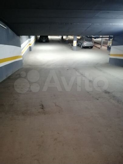 Машиноместо, 13 м²