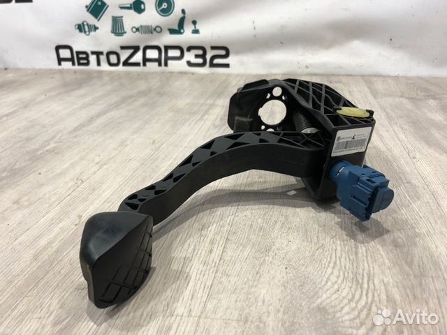 Педаль сцепления Volkswagen Polo 5 седан cfna 2012