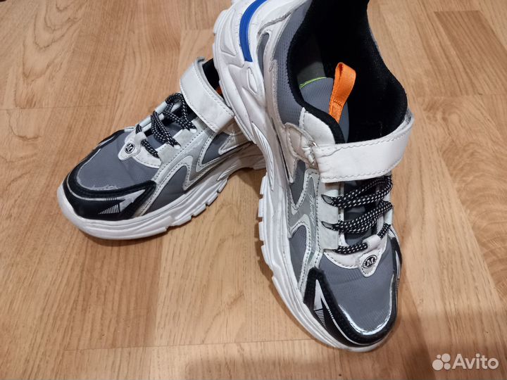 Кроссовки 35-36р