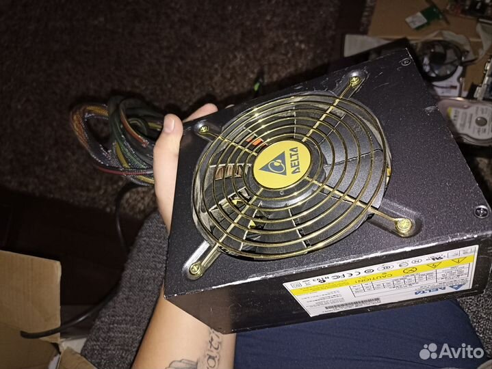 Блок питания Delta 750w