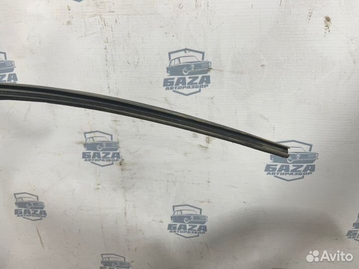 Уплотнитель стекла двери передний правый Daewoo