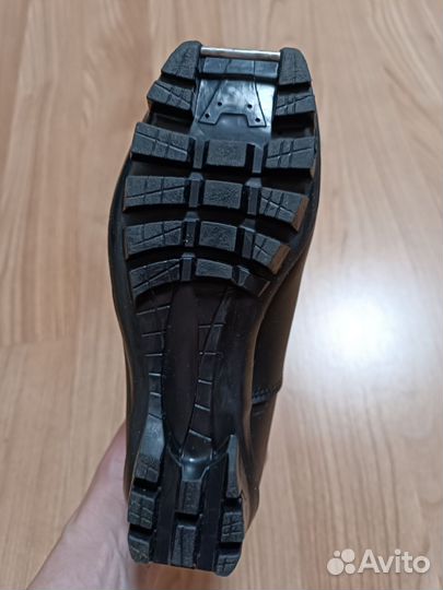 Лыжные ботинки классические