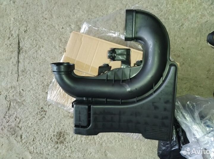 Резонатор воздушного фильтра на Солярис 2