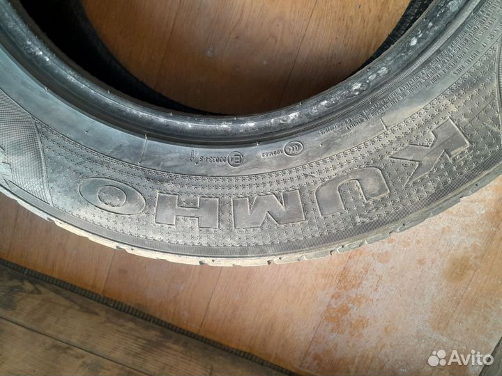 Kumho I'Zen RV Asymmetric 235/65 R17
