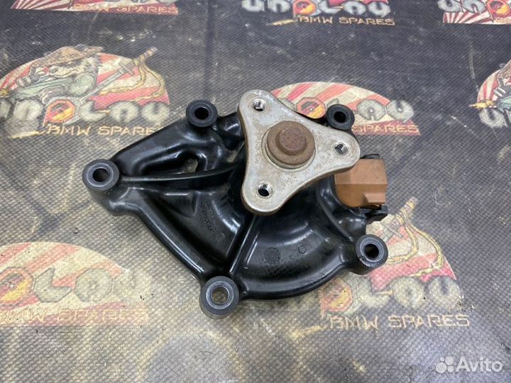 Водяная помпа Bmw F20 N13B16A 22.05.2012