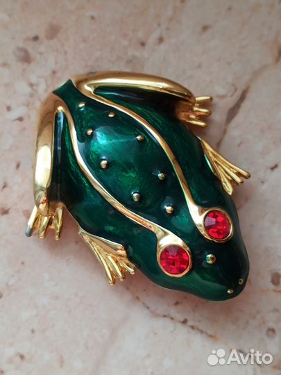 Брошь Trifari лягушка
