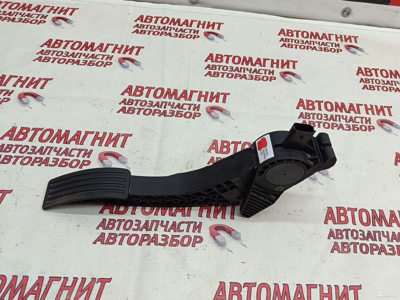 Педаль газа Geely Monjaro