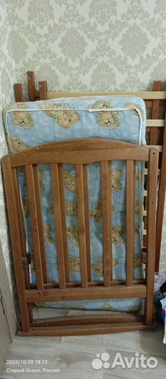 Детская кроватка и матрас