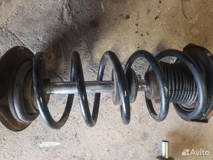 Пружина передняя Mitsubishi Colt 6 Z3