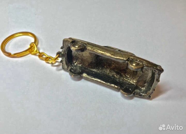 Брелок бронзовый газ-21 Волга