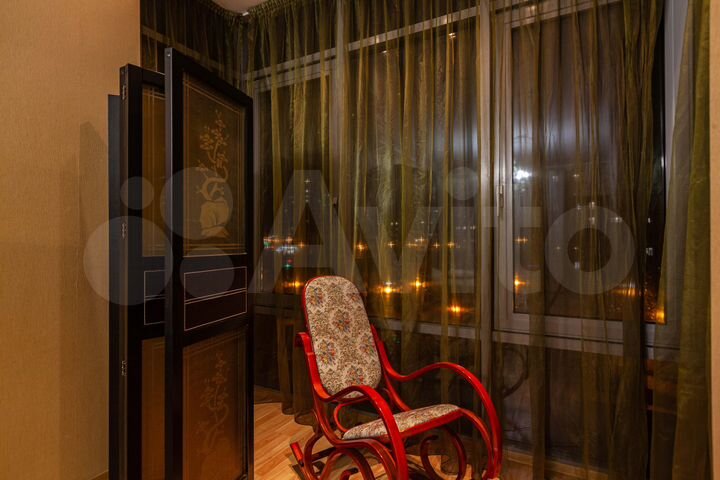 4-к. квартира, 132 м², 3/6 эт.