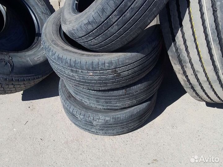 Yokohama BlueEarth RV02 215/60 R17