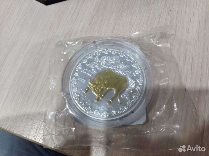 Серебряная монета Руанды 