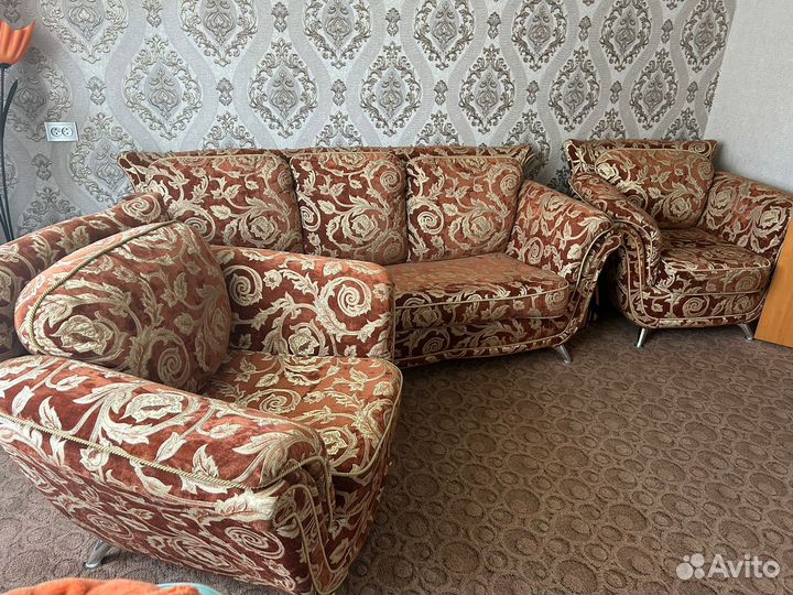 Мягкая мебель бу (диван и 2 кресла)