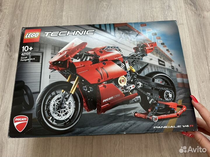 Lego 42107 Оригинал Ducati Panigale V4 R