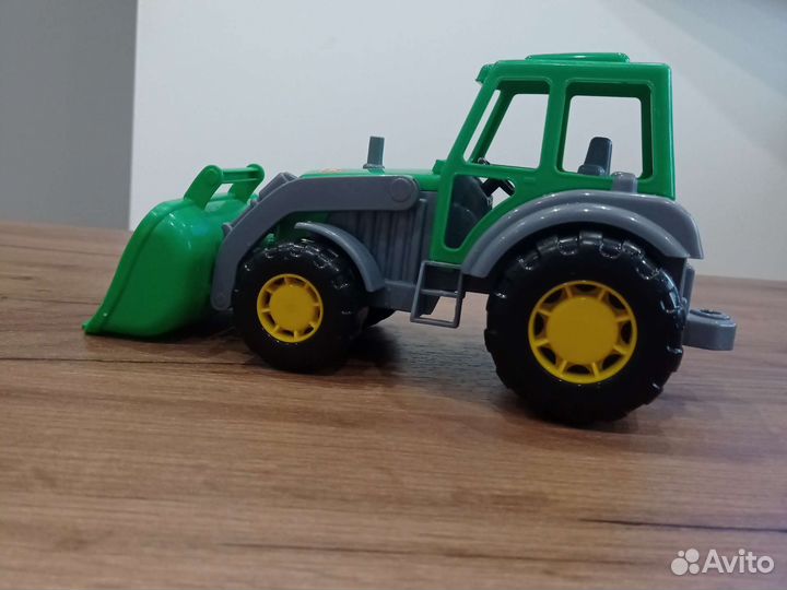 Детский трактор