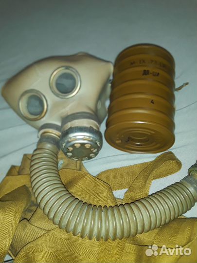 Старинный противогаз