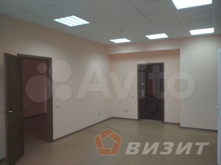 Офис с ремонтом на Товарной, 81 м² парковка