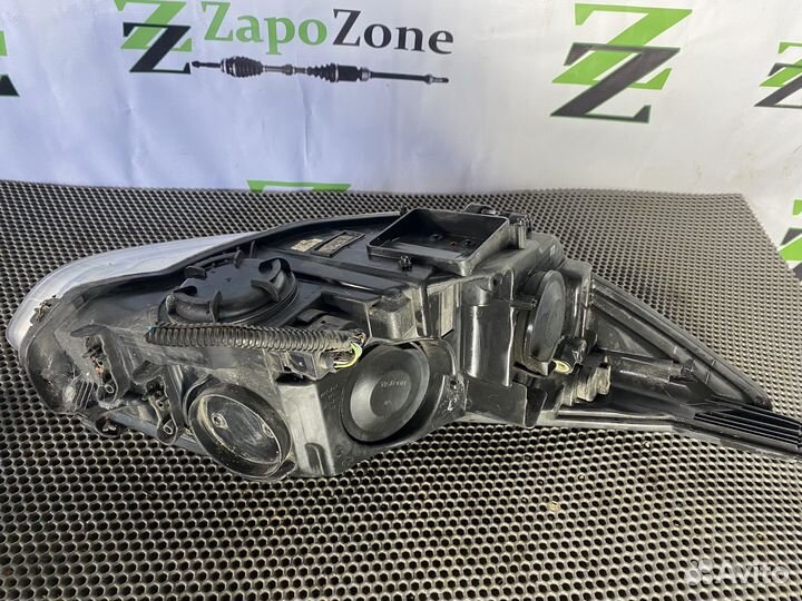 Фара левая Ford Focus 3