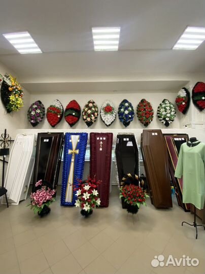 Ритуальные венки/корзины из искусственных цветов