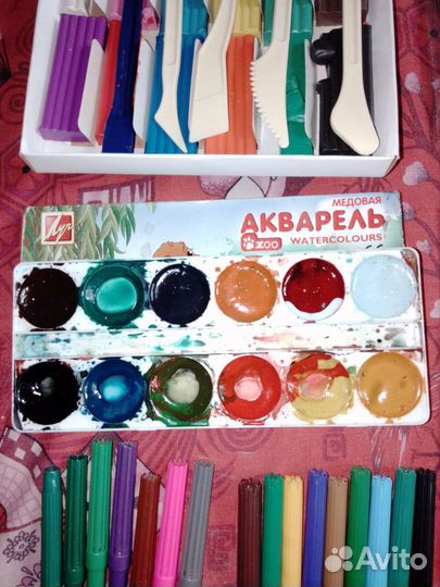 Школьные принадлежности