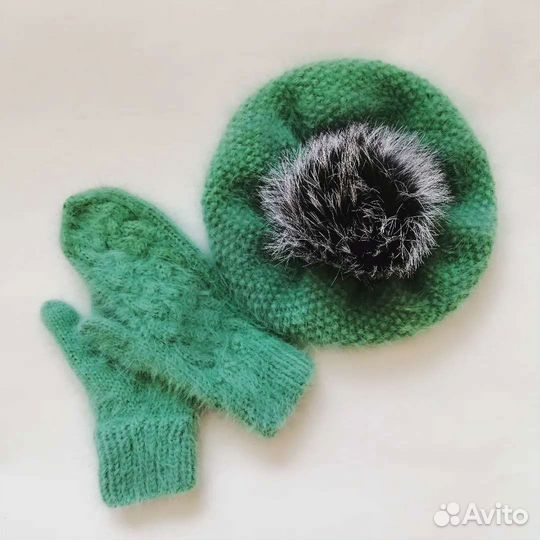 Комплект берет и варежки из французкой ангоры