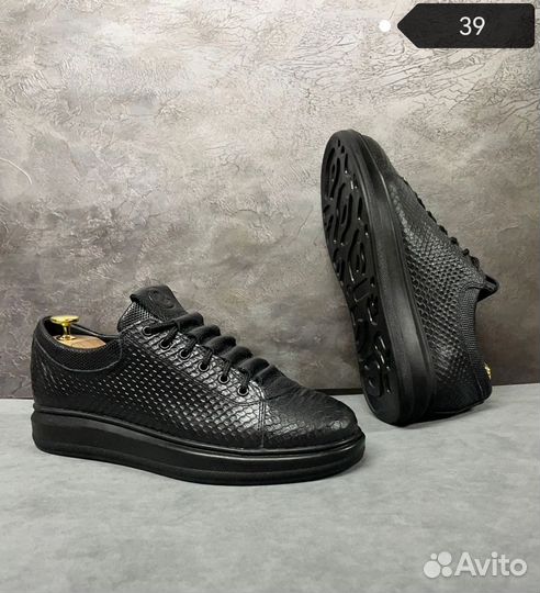 Классические кроссовки кожа 39