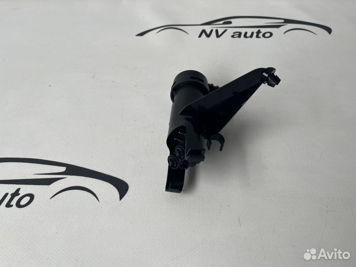 Nissan tiida форсунка омывателя фары левая 07-14