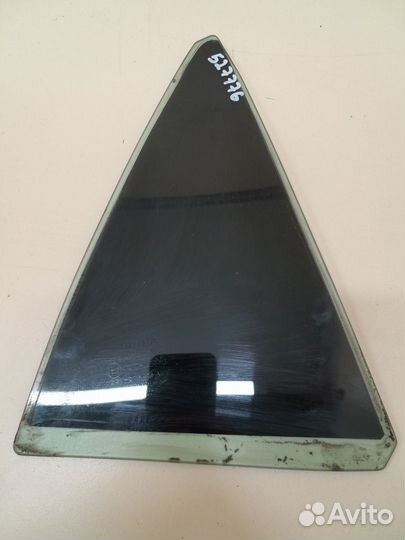 Стекло двери задней правой форточка Toyota Auris E