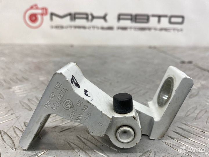 Б/У петля двери задний правый Volkswagen Polo 602