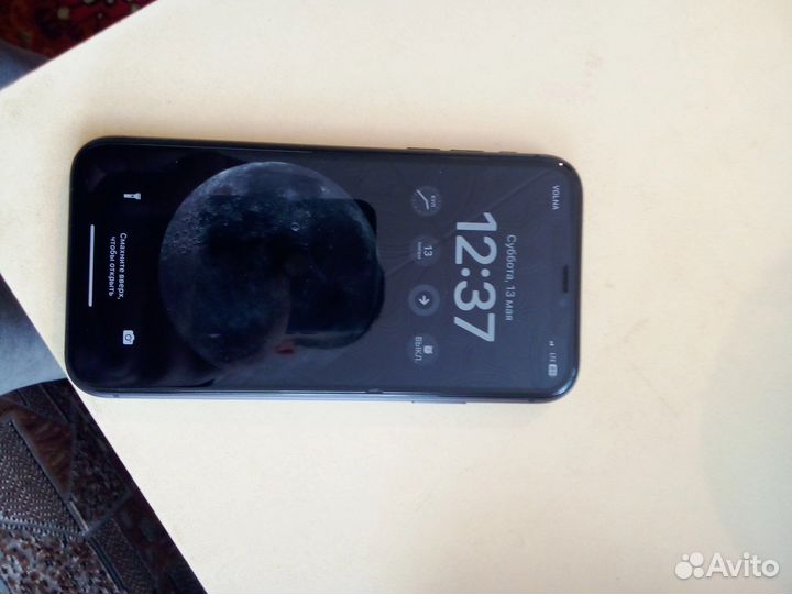 Телефон iPhone 11 64
