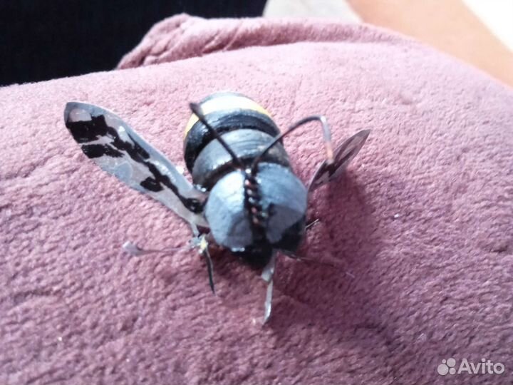 Пчела из дерева