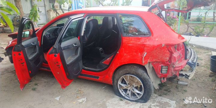 Audi A3 1.6 МТ, 2006, битый, 420 000 км