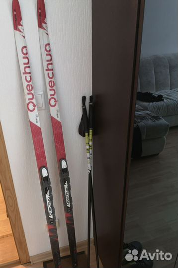 Детские лыжи и ботинки