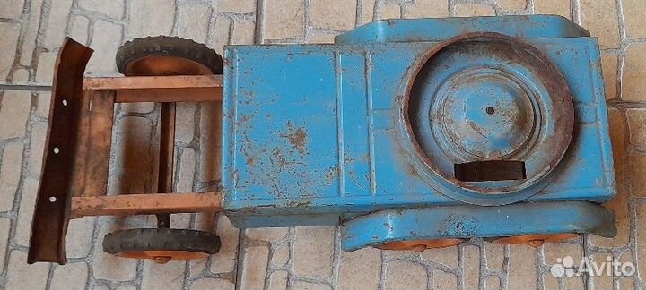 Машинка жесть грузовик кран низ машины СССР