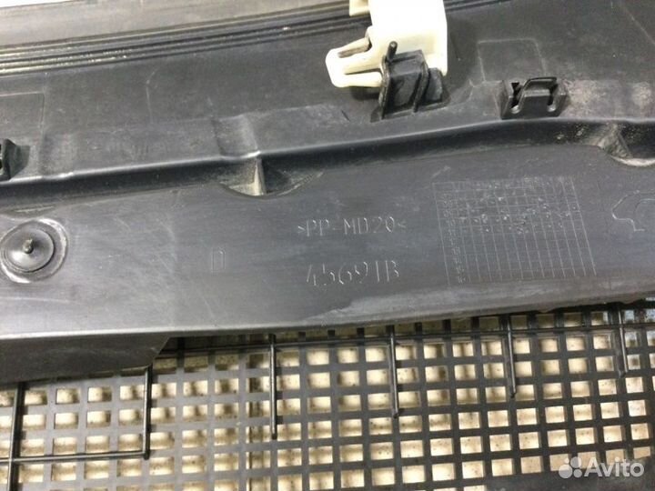 Решетка стеклооч. (планка под лобовое стекло)