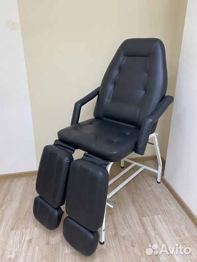 Продаю кресло для педикюра