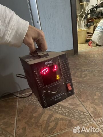Автоматически стабилизатор напряжения Uniel RS1