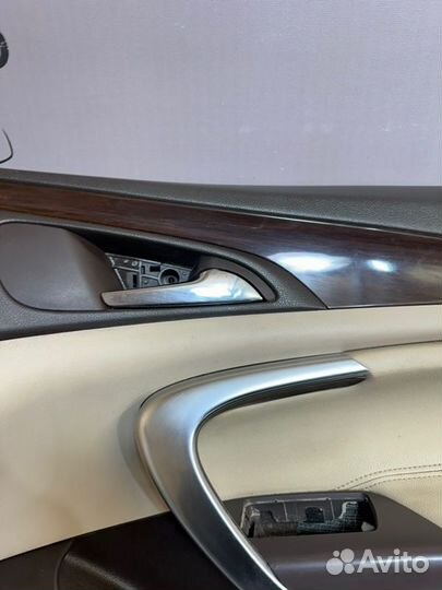 Обшивка двери передняя правая Opel Insignia седан