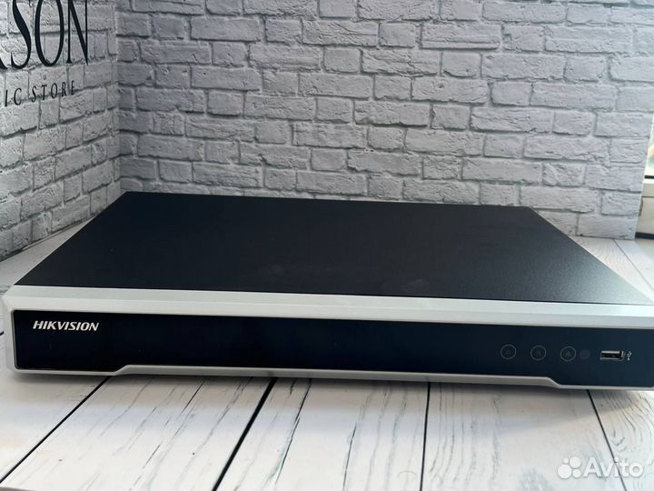 IP-Видеорегистратор Hikvision DS-7608NI-K2