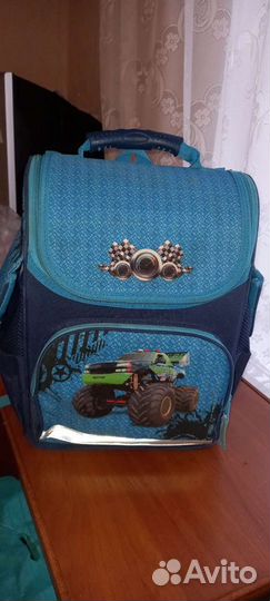 Школьный рюкзак