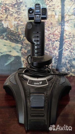 Джойстик штурвал Genius
