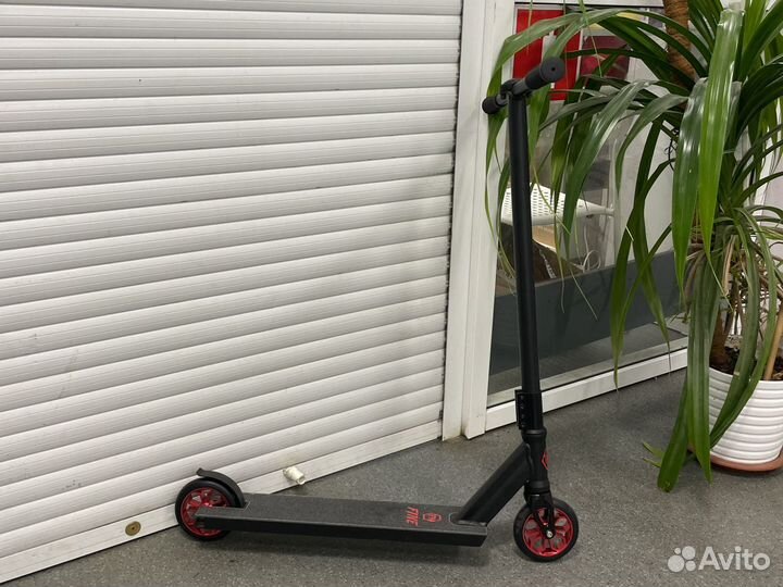 Трюковой самокат с системой HIC 120