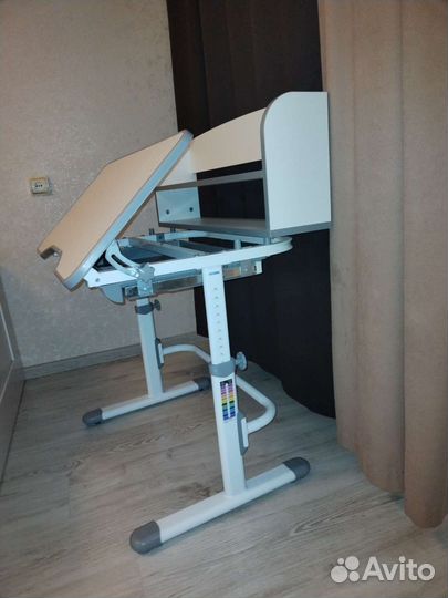 Растущая парта и стул бу