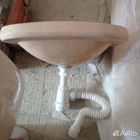 Унитаз и раковина бу