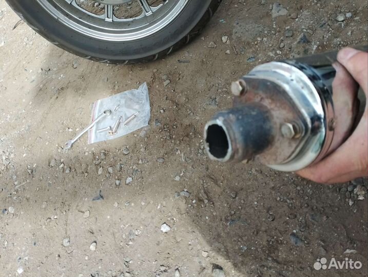 Выхлопная труба на мотоцикл