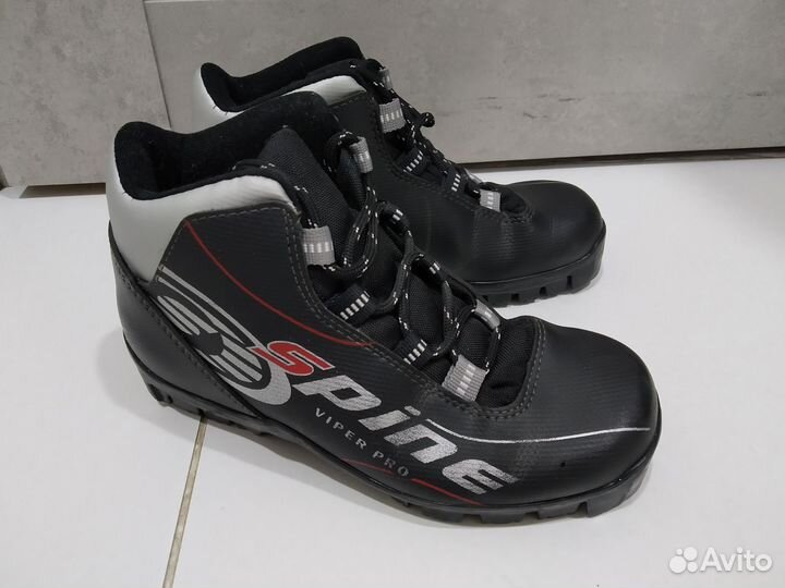 Лыжные ботинки