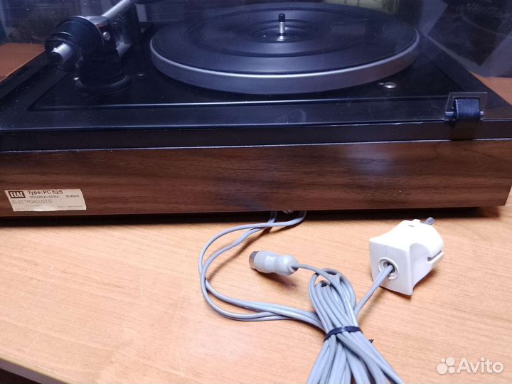 Проигрыватель винила Elac Miracord 625