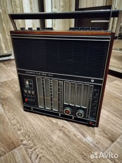 Радиоприемник СССР Ленинград 006 стерео