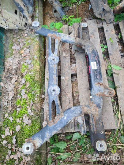 Подрамник задний Volkswagen Tiguan 1 2010